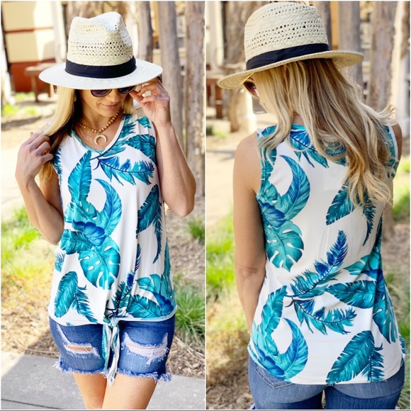 ✨RESTOCKED✨Tied To The Idea Leaf Top-White/Green - Picture 2 of 4